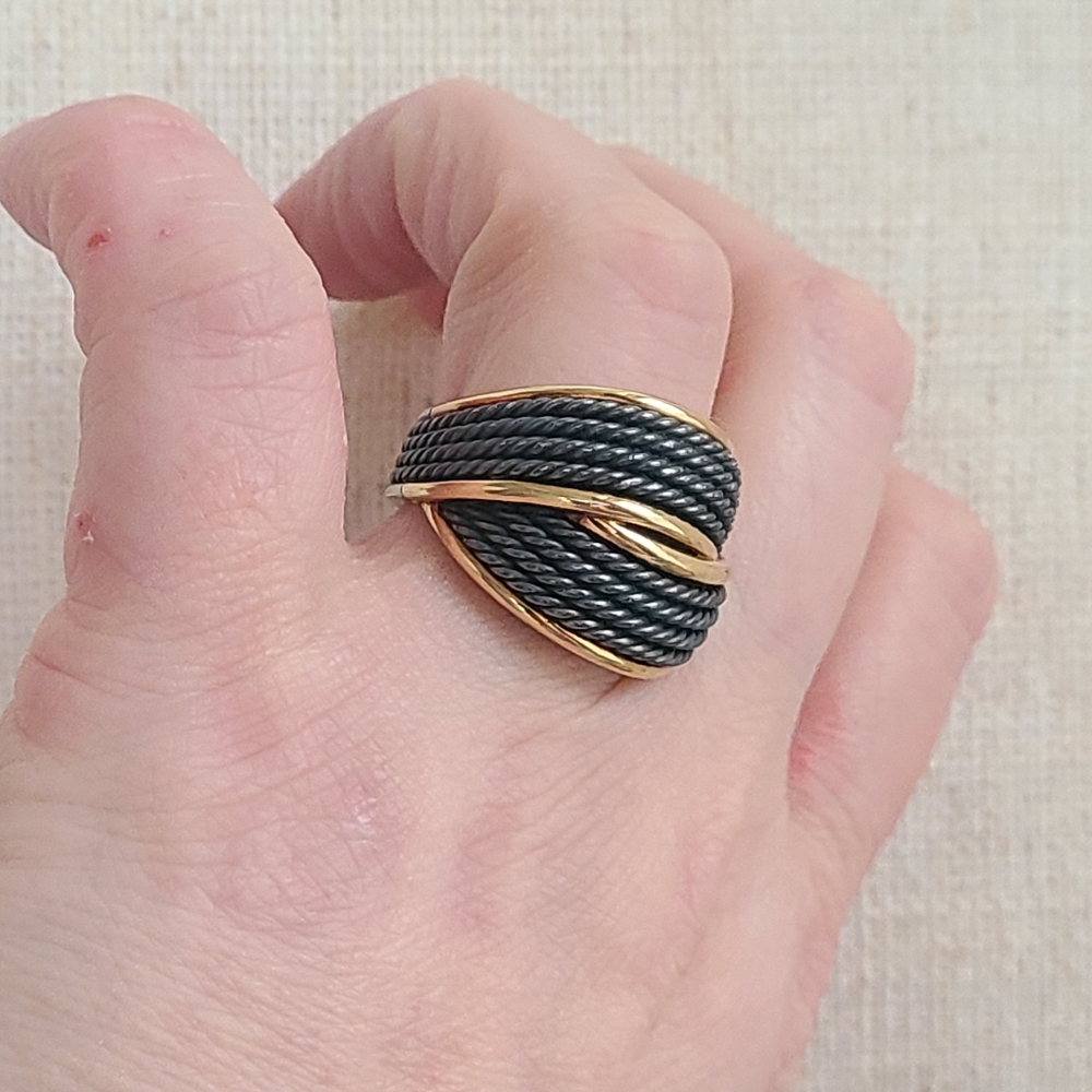 David Yurman Origami Crossover Ring In Blackened Silver and Gold - Picture 8 of 13